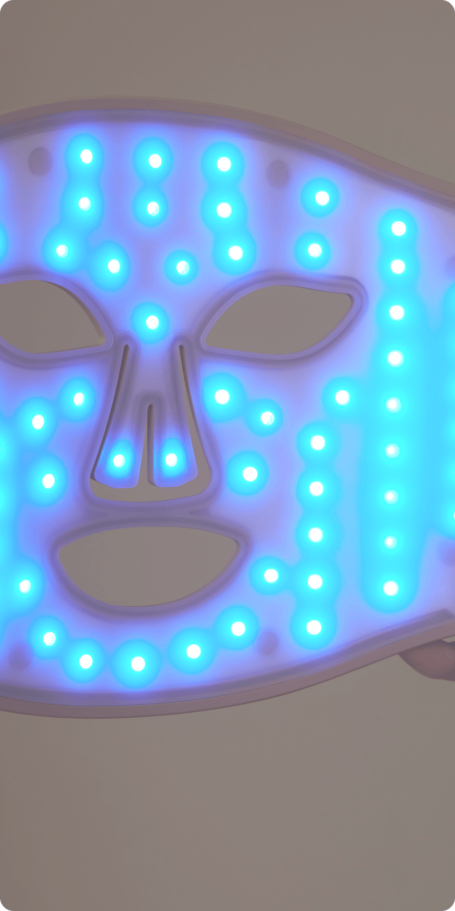 Comparison showing blue light therapy versus benzoyl peroxide, antibiotics, and professional PDT for inflammatory acne — mechanism, side effects, and best use case