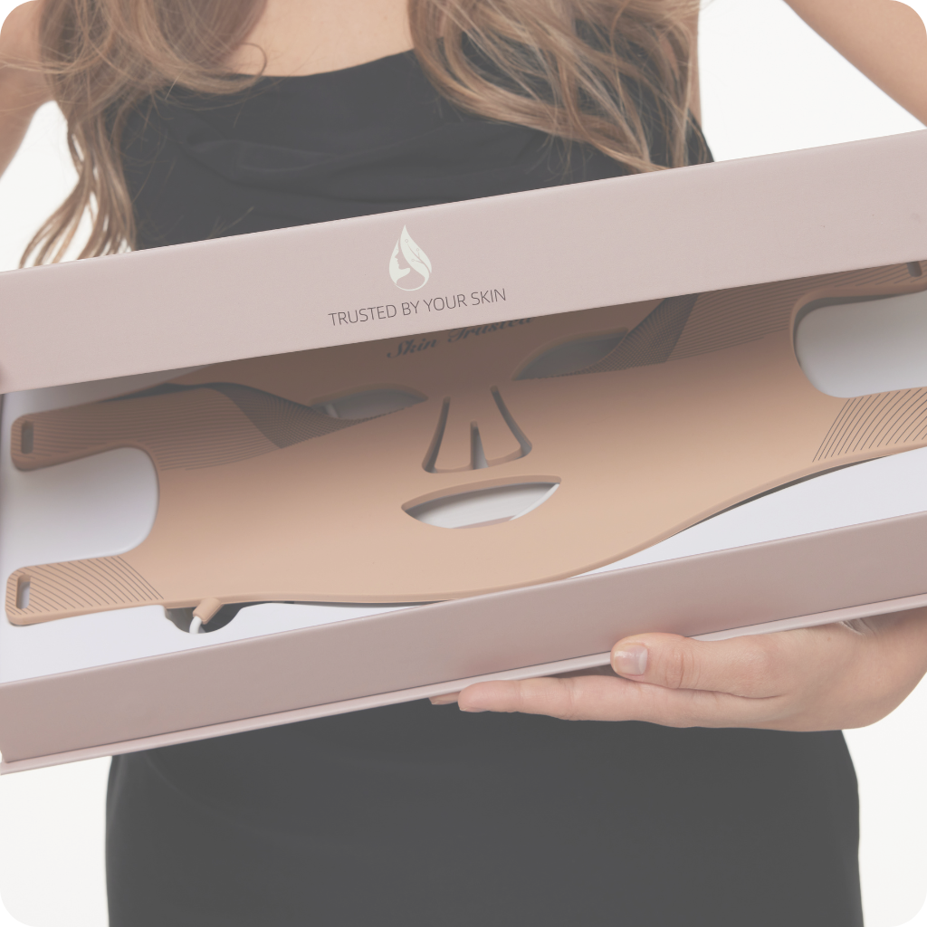 Model-holding- one-LED-device-built-right